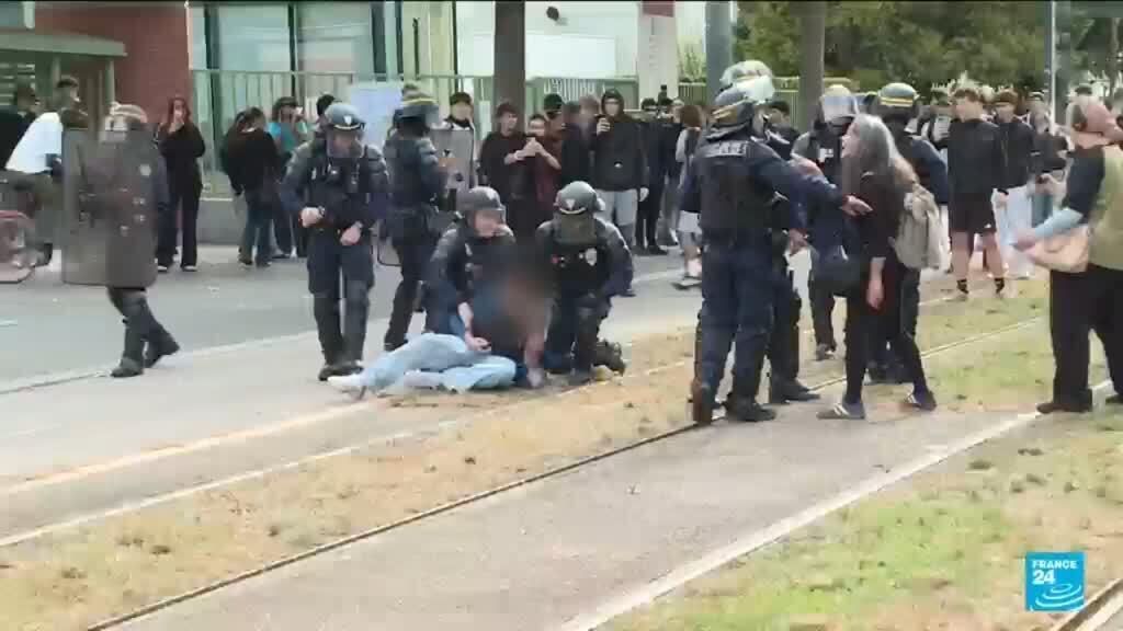 Fransa'da öğrenci protestoları: 6.100 gözaltı