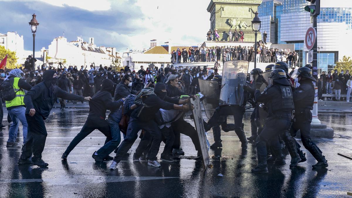 Fransa'da Öğrenciler Yeni Protestolara Hazırlanıyor: BM Şiddet Endişesi