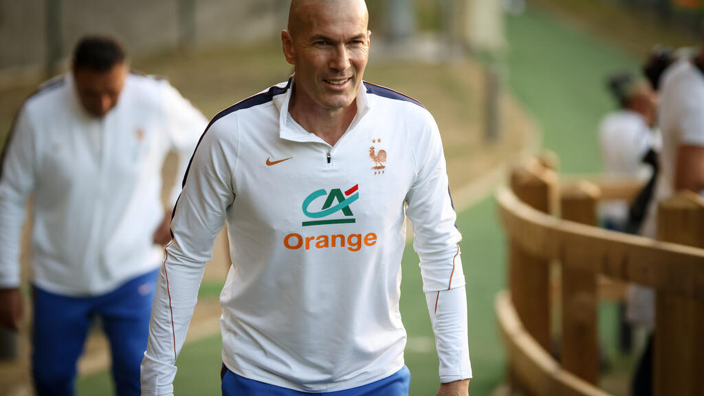 Fransa'da Zidane Dönemi Başladı: İlk Antrenman Les Bleus