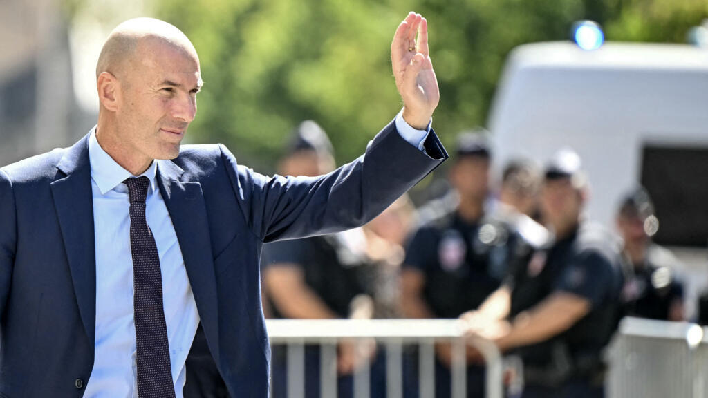 Fransa'da Zidane dönemi başlıyor: Milli takımın yeni patronu efsane isim
