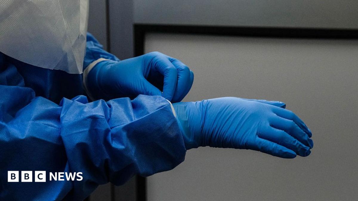 Fransa'da ilk Ebola vakası doğrulandı