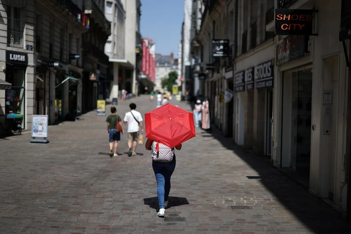 Fransa'da sıcak hava dalgası: Gözetimsiz alanlarda boğulanların sayısı 20'ye yükseldi