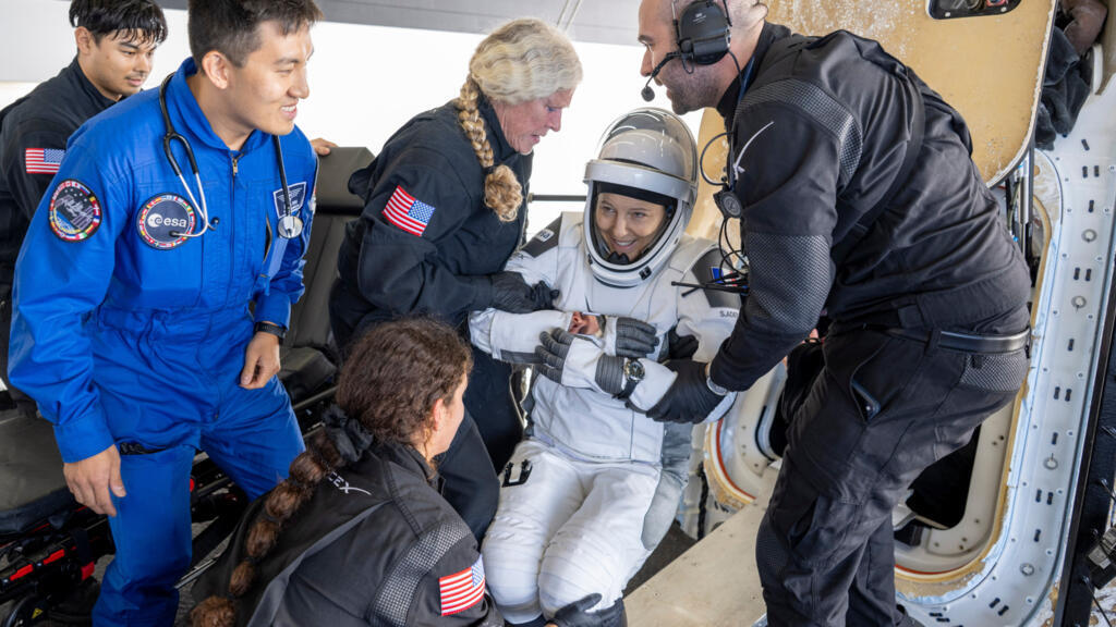 Fransız astronot Dünya'ya döndü: 'Şaşırtıcı' duygular