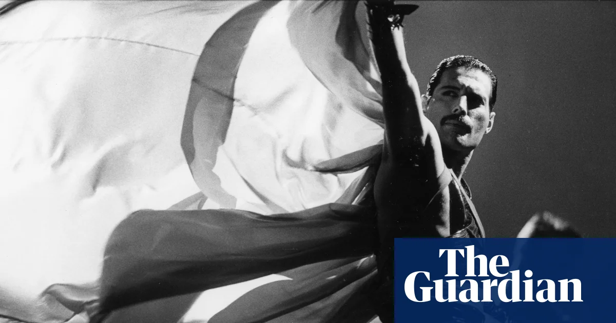 Freddie Mercury'nin 'Muhteşem Eşyaları' V&A'da Sergilenecek