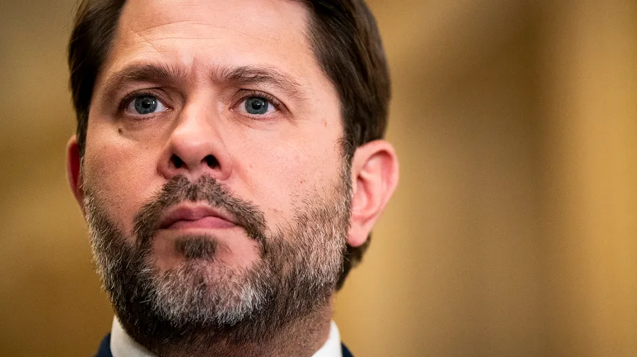 Gallego: Kongre İran savaşı fonunu artırmak sarhoşa daha fazla para vermek gibi