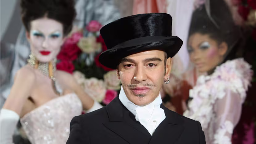 John Galliano ve Met Müzesi 2027 Sergisini Tepkiler Üzerine İptal Etti