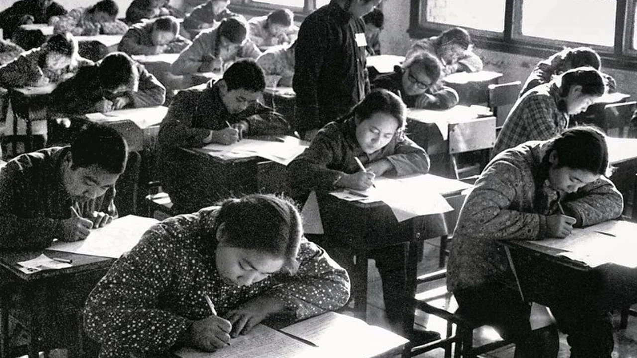Gaokao Etkisi: Çin'in Sınav Sistemi Sosyal Hareketliliği Nasıl Şekillendiriyor