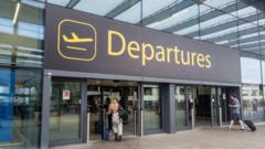 Gatwick Havaalanı'nda Su Kesintisi: Yolculara Şişe Su Dağıtılıyor