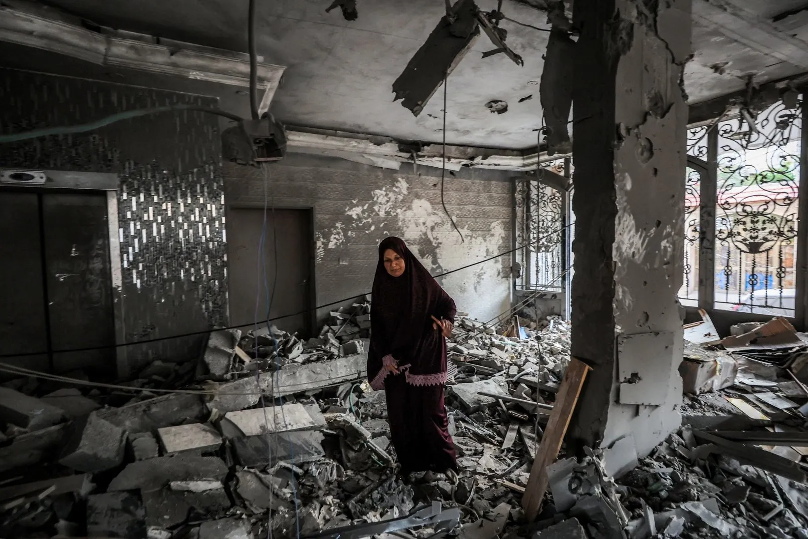 Gazze'de İsrail Hava Saldırısı: 5 Sivil Hayatını Kaybetti