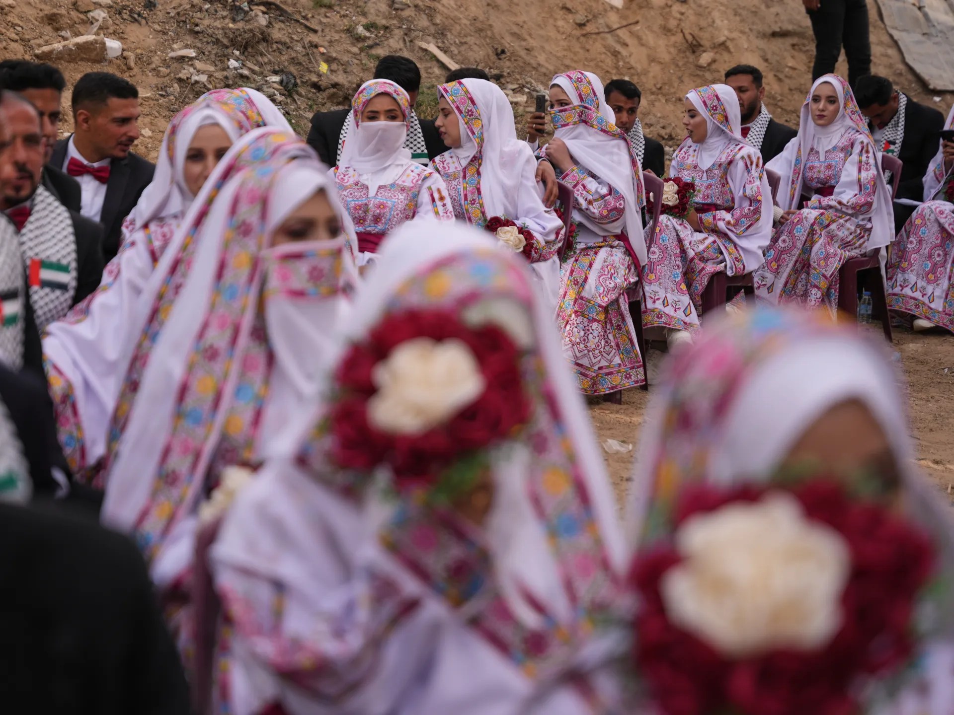 Gazze'de Savaş Altında Düğün: Yarını Bilmeden Sevgiyi Seçmek