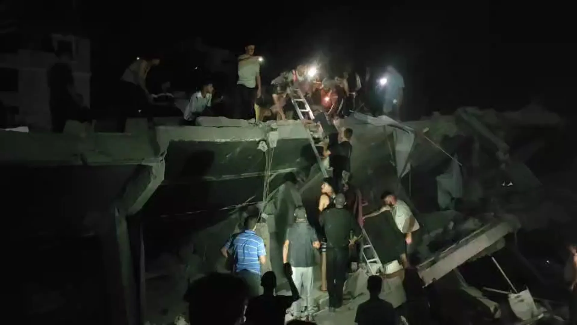 Gazze'de bina çöktü: 10 ölü, onlarca kayıp