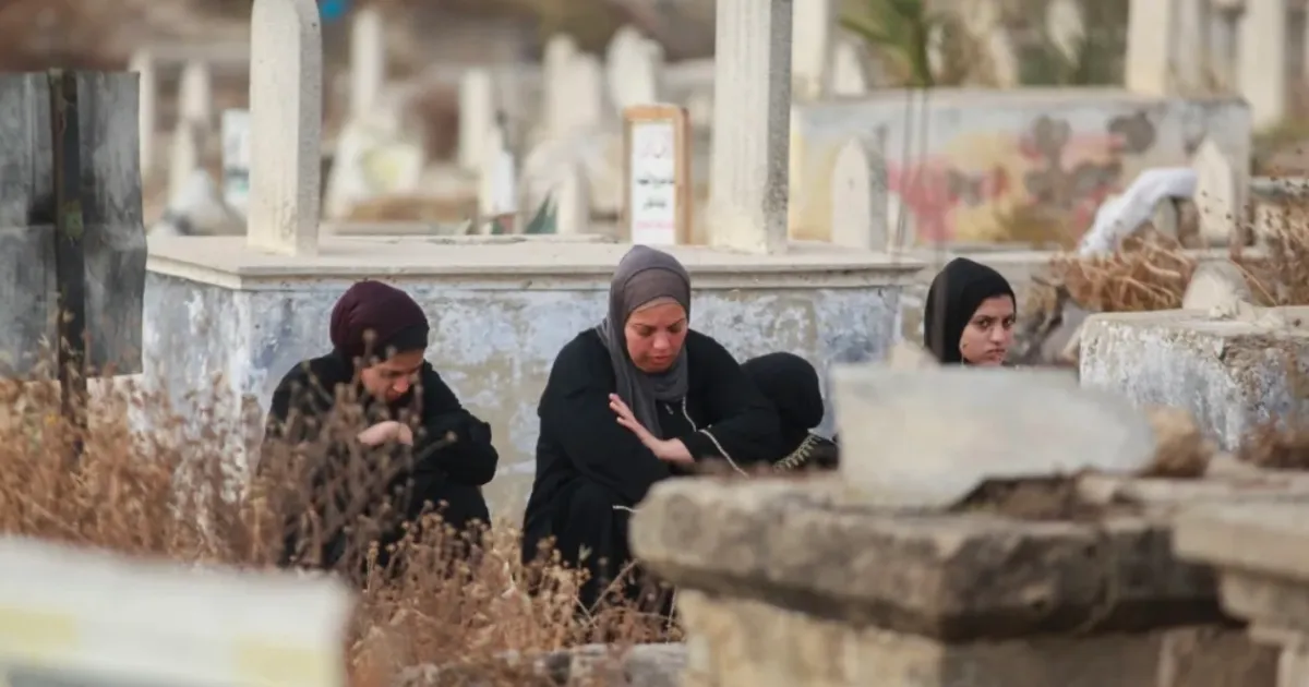 Gazze'de Defin Krizi: Aileler Cesetlerini Ararken Mezar Yerleri Tükeniyor