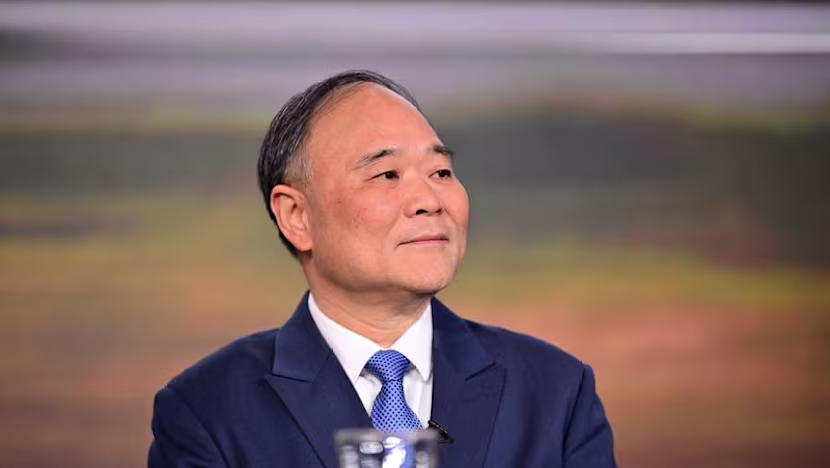 Geely'nin kurucusu Li Shufu, amiral gemisi otomotiv biriminde CEO'luktan ayrılıyor