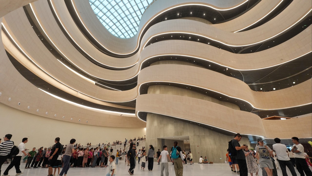 Göktaşından Monet’ye: Shenzhen Müzeleri Hong Kongluları Çekiyor