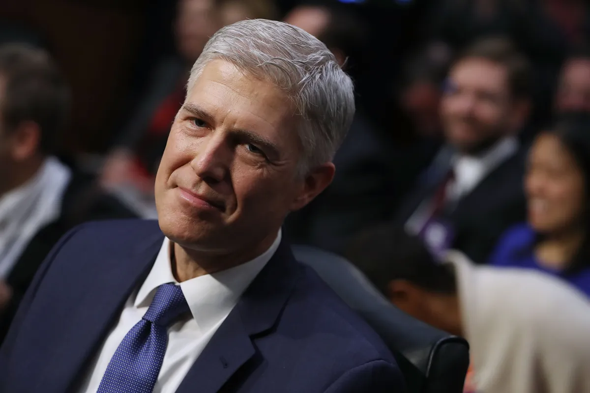 Gorsuch, Yüksek Mahkeme'de Trump'ın Avukatını Düzeltti