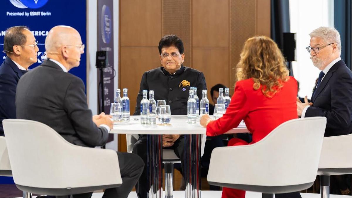 Goyal: AB çelik vergisiyle 'felakete davetiye çıkarıyor