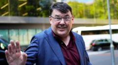 Graham Linehan, Heathrow'da Gözaltına Alınmasının Ardından Polisle Uzlaştı