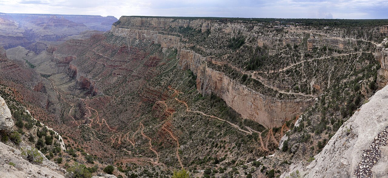 Grand Canyon'da genç yürüyüşçü sıcak çarpmasından hayatını kaybetti