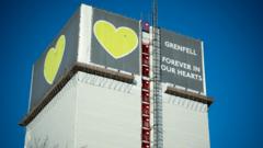 Grenfell Yangını'nda Londra İtfaiyesi'ne soruşturma