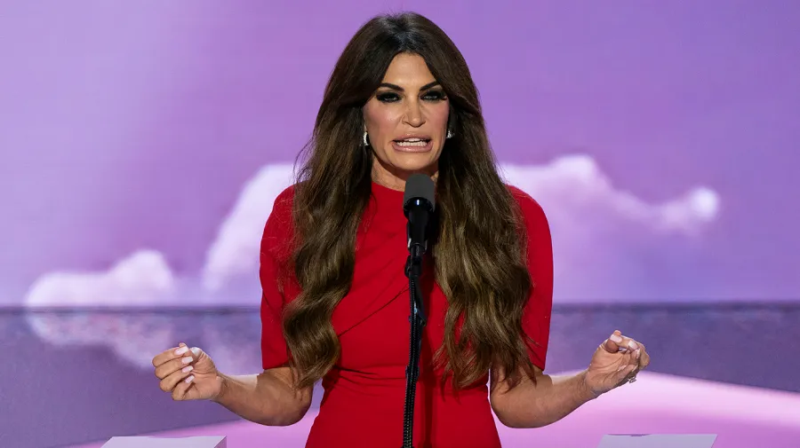 Guilfoyle Skandalı: Trump'ın Ara Seçim Öncesi Zorlu Kararı