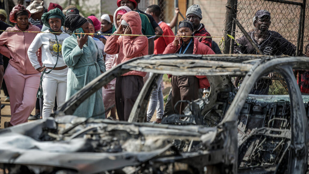 Güney Afrika'da ayrı saldırılarda en az 27 kişi öldü