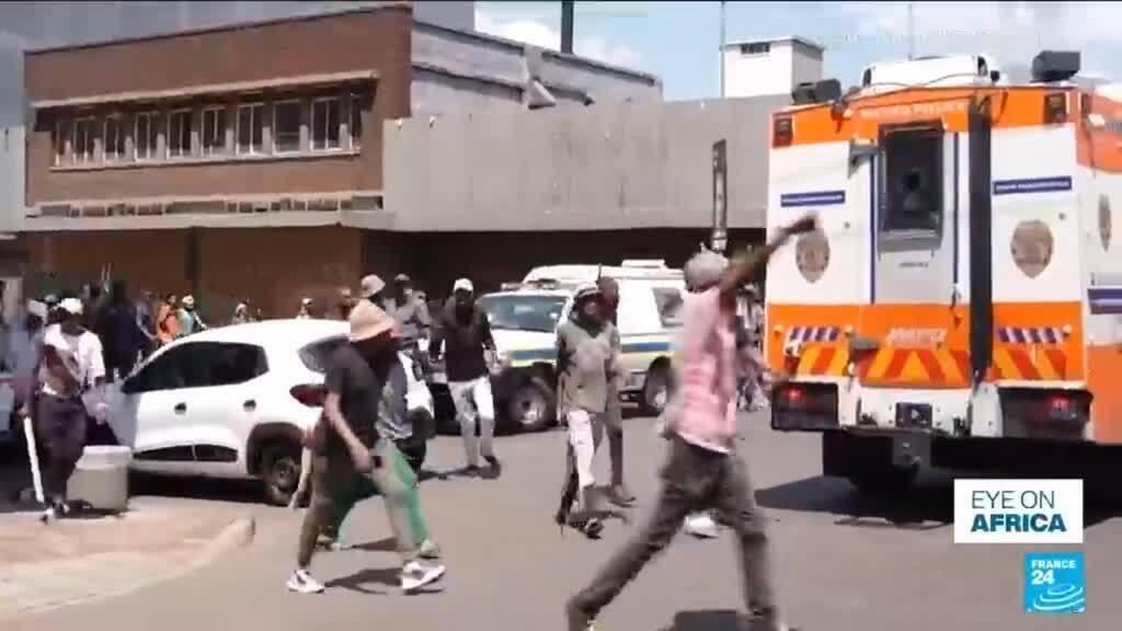 Güney Afrika'da Durban'da yabancı karşıtı şiddet yeniden alevlendi