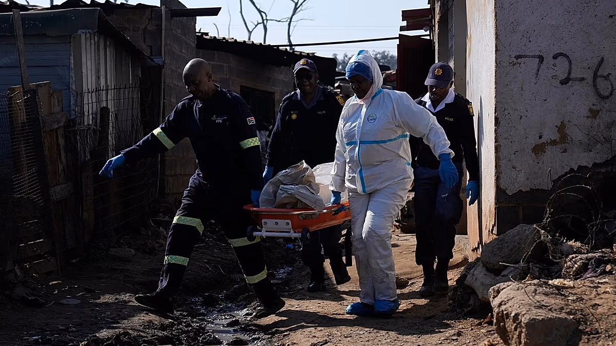 Güney Afrika'da silahlı saldırı: 12 ölü