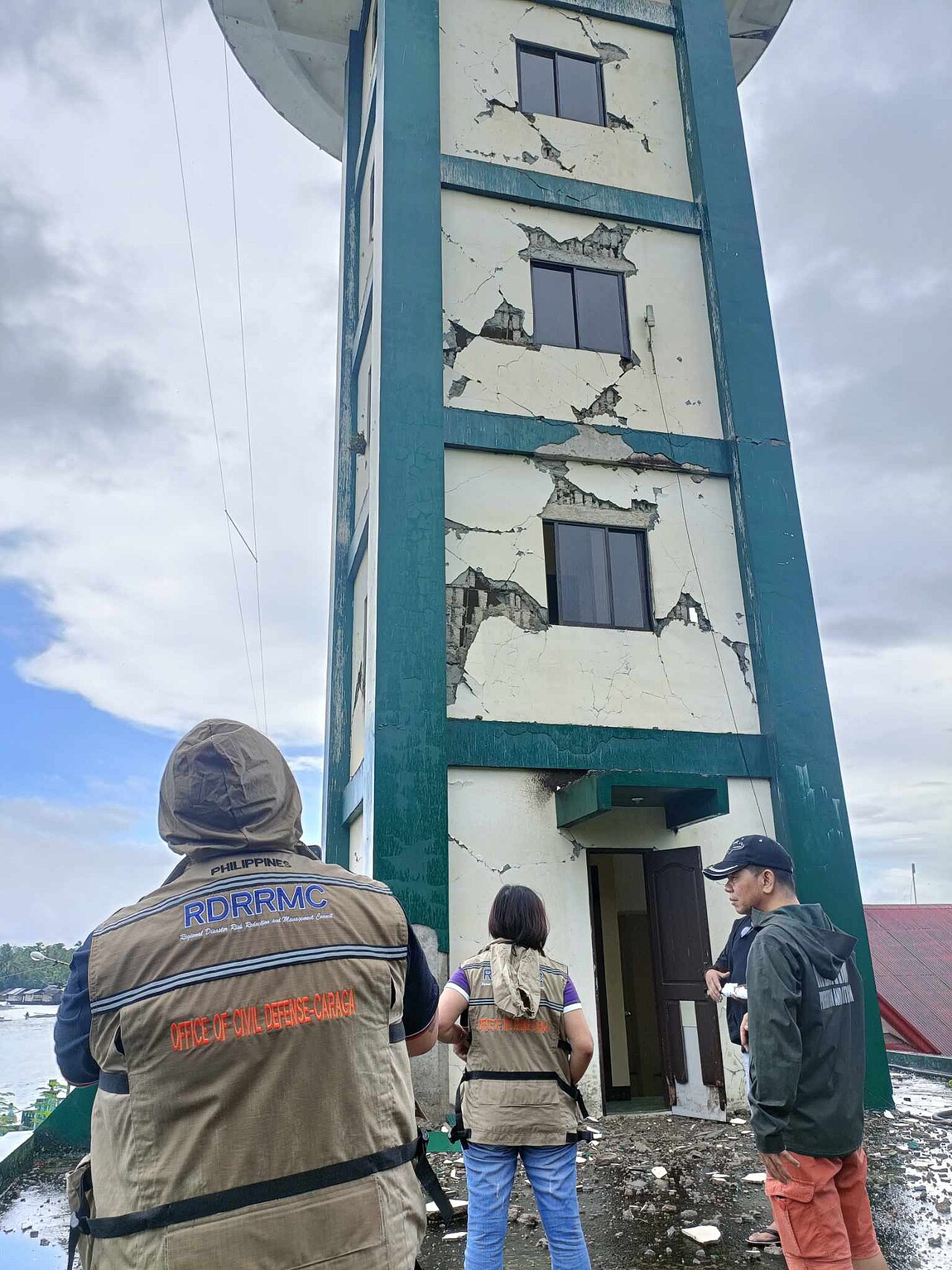 Güney Filipinler'de 7,8 Büyüklüğünde Deprem: En Az 35 Ölü