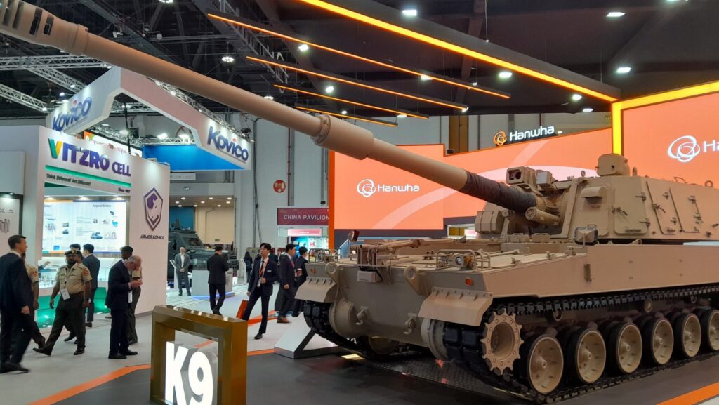 Güney Koreli Hanwha, BAE'de K9 Obüsü Üretecek
