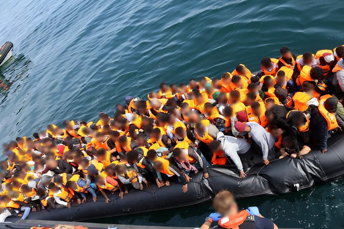 Güney Sudanlı göçmen, 165 kişilik tekneyle Manş'ı geçirdiği için hapiste