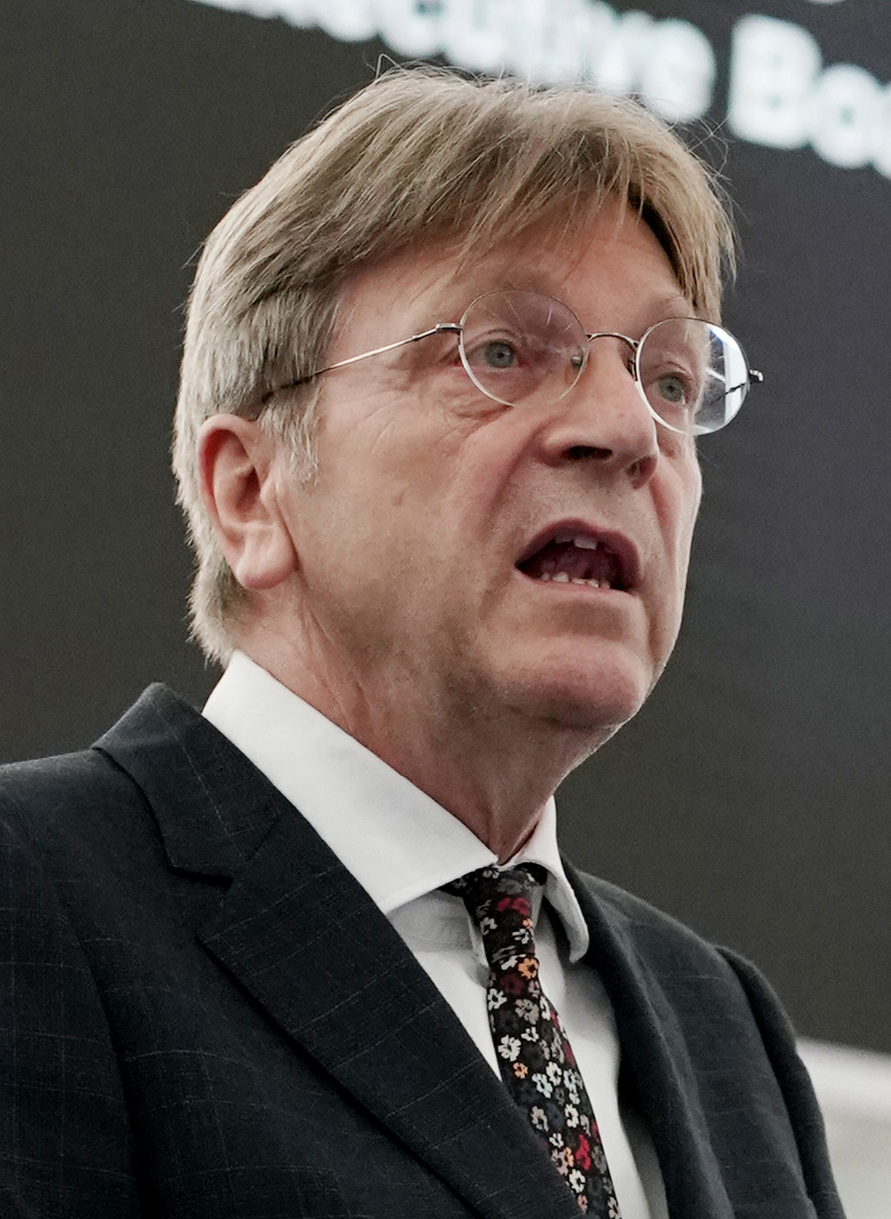 Haftanın Öne Çıkanları: Verhofstadt 'Trumpizm'i Değerlendiriyor ve Yaz Okuma Önerileri