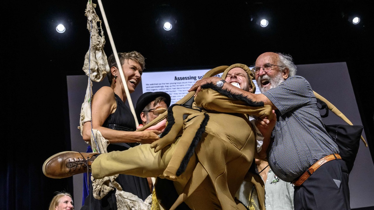 Hamamböceği Sütü ve Burun Temizleme Araştırmalarına Ig Nobel