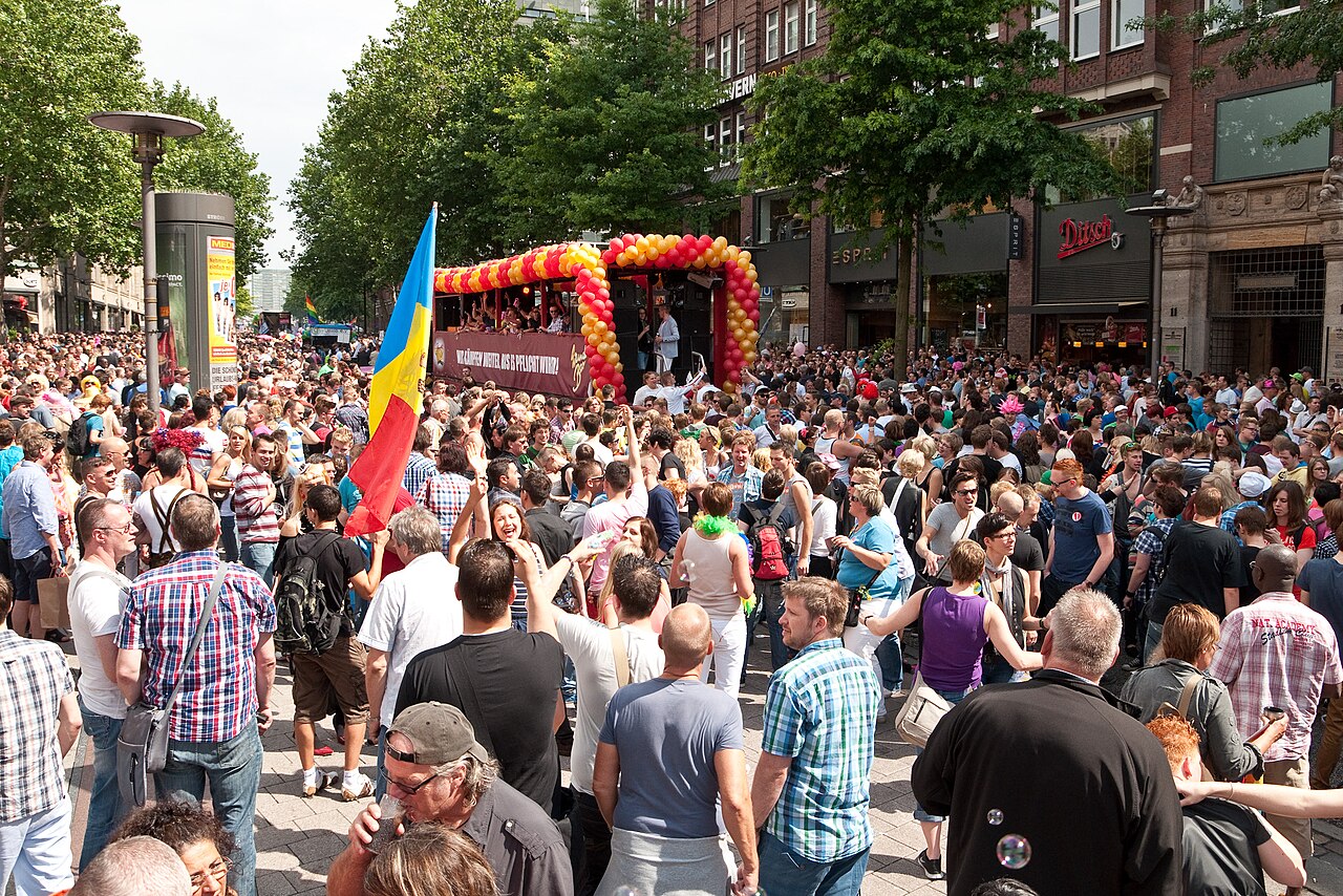 Hamburg Onur Yürüyüşü, Berlin'deki saldırının ardından güvenlik önlemleriyle başladı