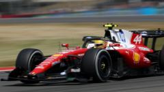Hamilton, Silverstone'da en hızlı turu attı