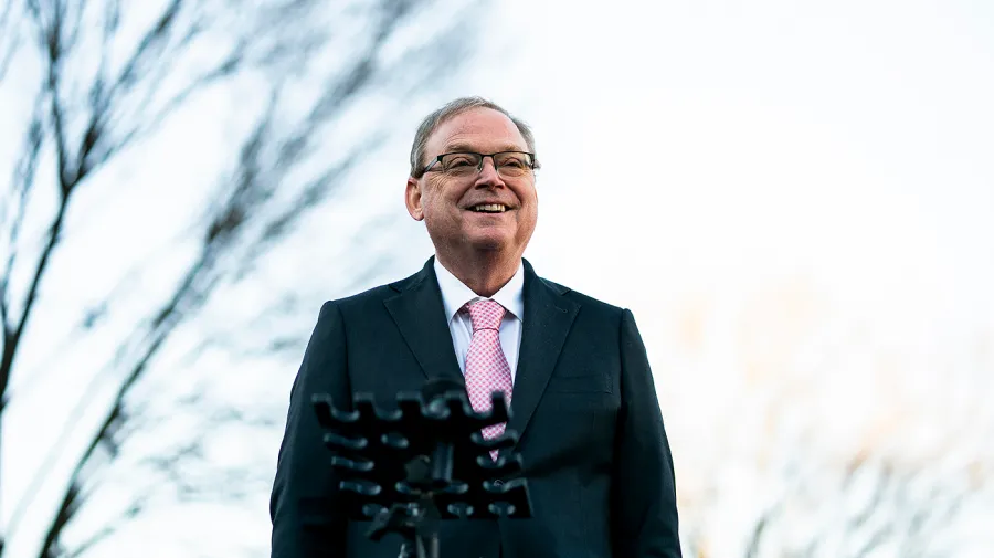 Hassett: Fed Başkanı Warsh Beyaz Saray'dan faiz politikası için tavsiye istemiyor