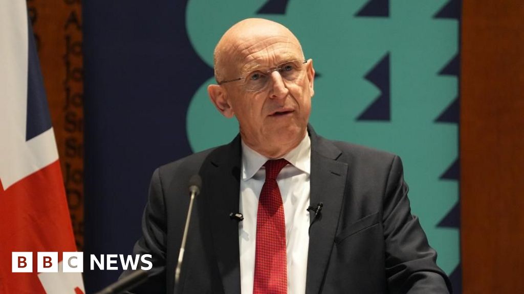 Healey, İngiltere'nin küresel savunma bankasına katılmasını istedi