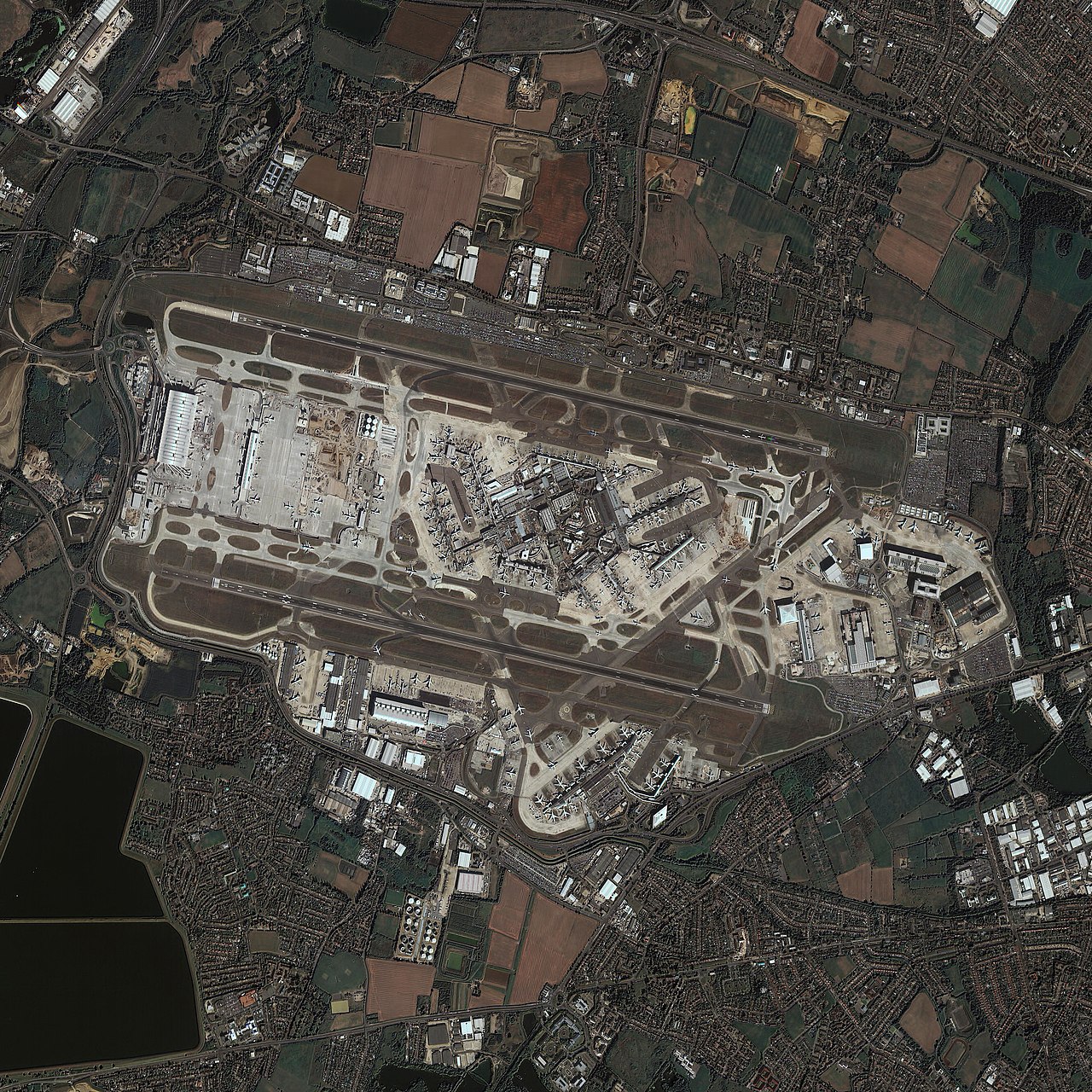 Heathrow genişlemesi İngiltere'nin diğer bölgelerinden binlerce işi alacak