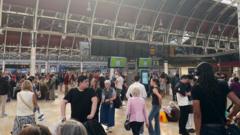 Heathrow'a Tüm Tren Seferleri Çim Yangını Nedeniyle Durdu
