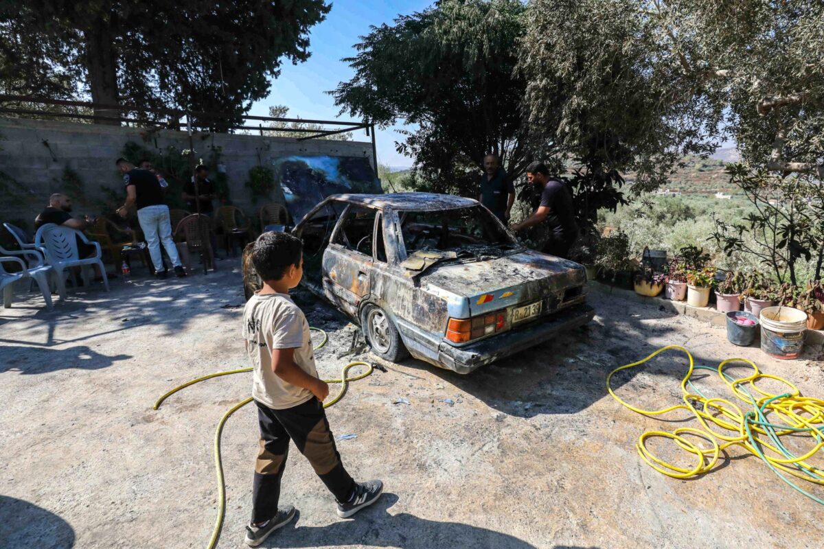 Hebron'da İsrailli Yerleşimci Aracıyla Filistinli Çocuğa Çarptı