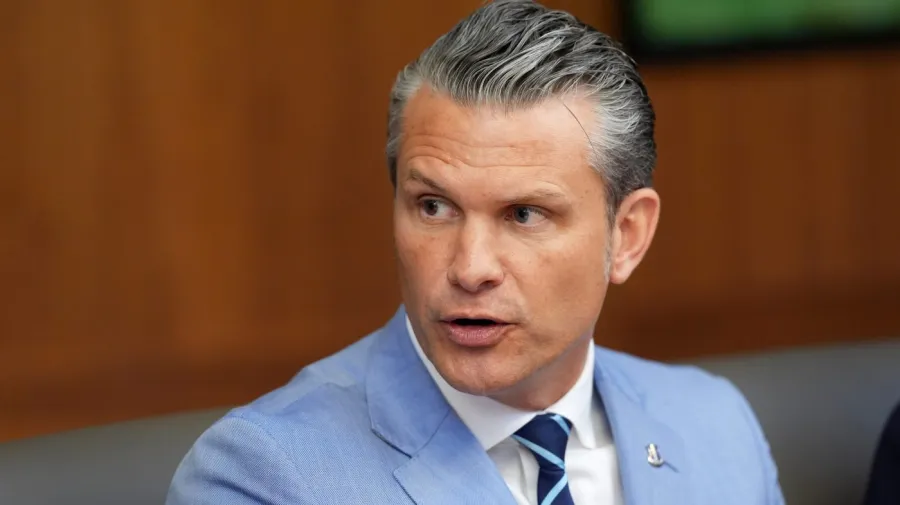 Hegseth, 6 Ordu Subayını Terfi Listesinden Çıkardı