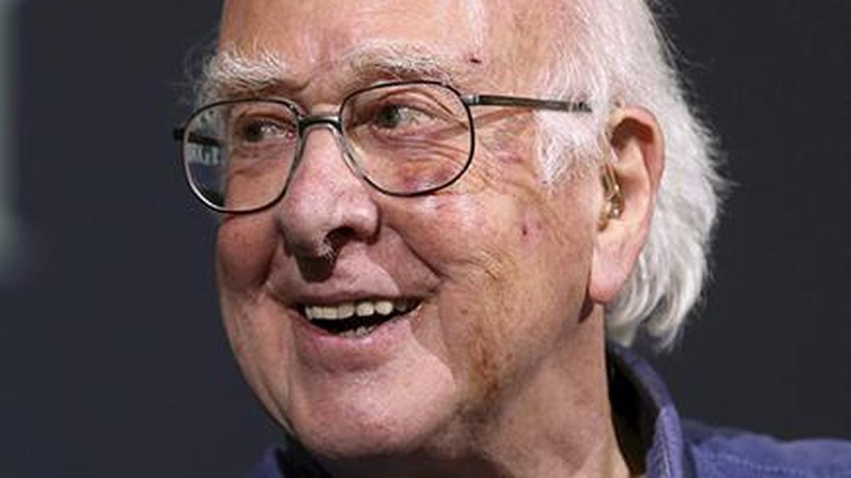 Higgs Bozonunun Mimarı Peter Higgs 94 Yaşında Hayatını Kaybetti