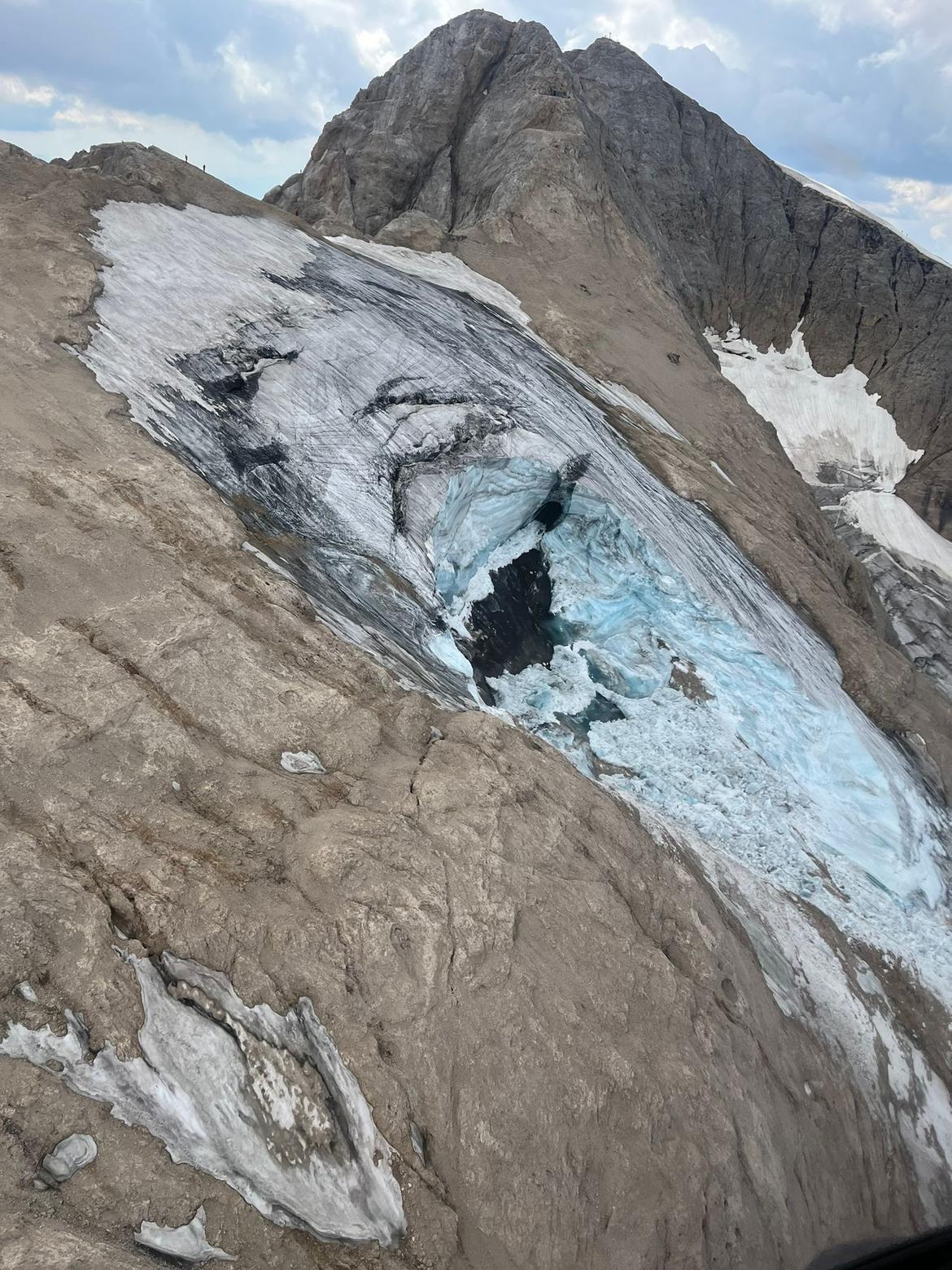 Himalaya'da Buzul Çökmesi: Ölü Sayısı 800'e Yaklaşıyor