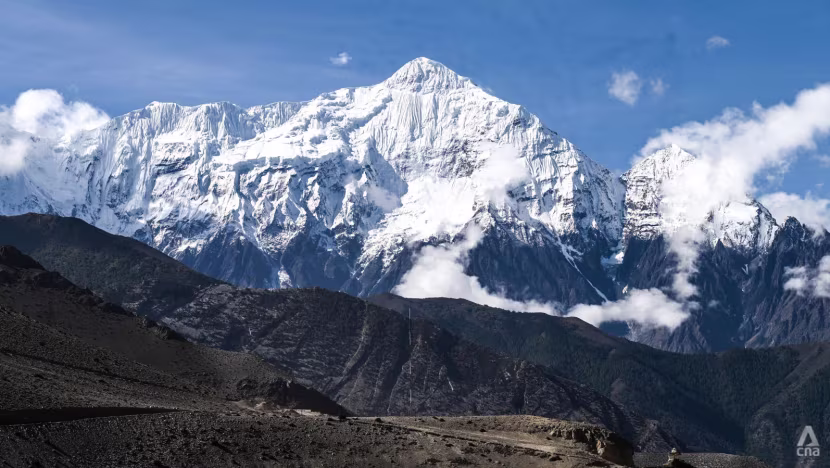 Himalayalar'da 'samanlıkta iğne': Tehlikeyi tespit yarışı
