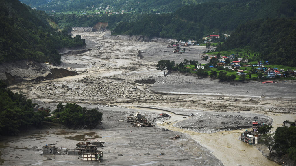 Himalayalar'da Erime: Nepal Felaketi Buzul Selleri Riskini Arttırıyor