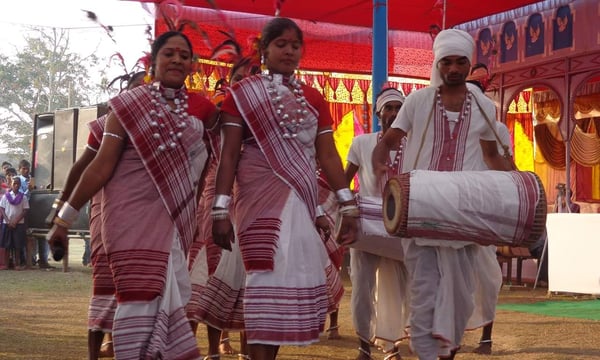 Hindistan ve Bangladeş'te 'Adivasi' Kimlik Tartışması