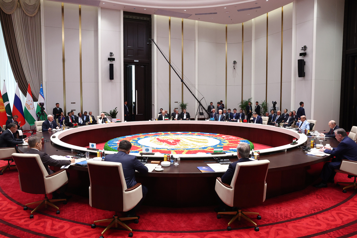 Hindistan Biskek'te Dış Politikada Dik Durdu