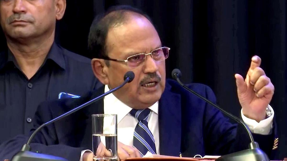 Hindistan'dan Çin'e Üst Düzey Ziyaret: Doval, Wang Yi ile Görüşecek