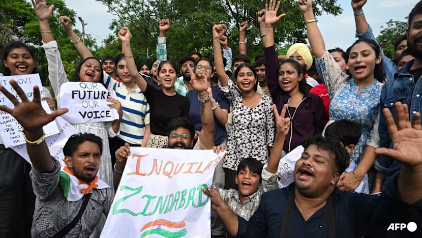 Hindistan Eğitim Bakanı İstifa Etti: Protestocular Zafer İlan Etti