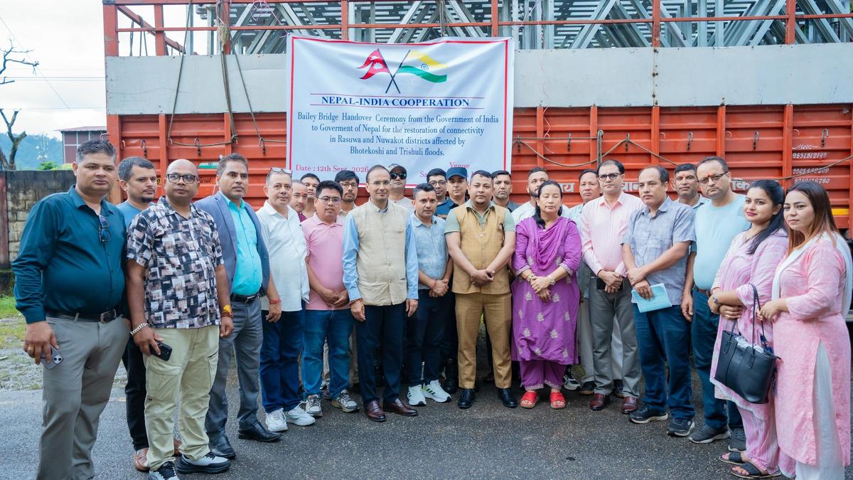 Hindistan'dan sel felaketi yaşayan Nepal'e Bailey köprü desteği