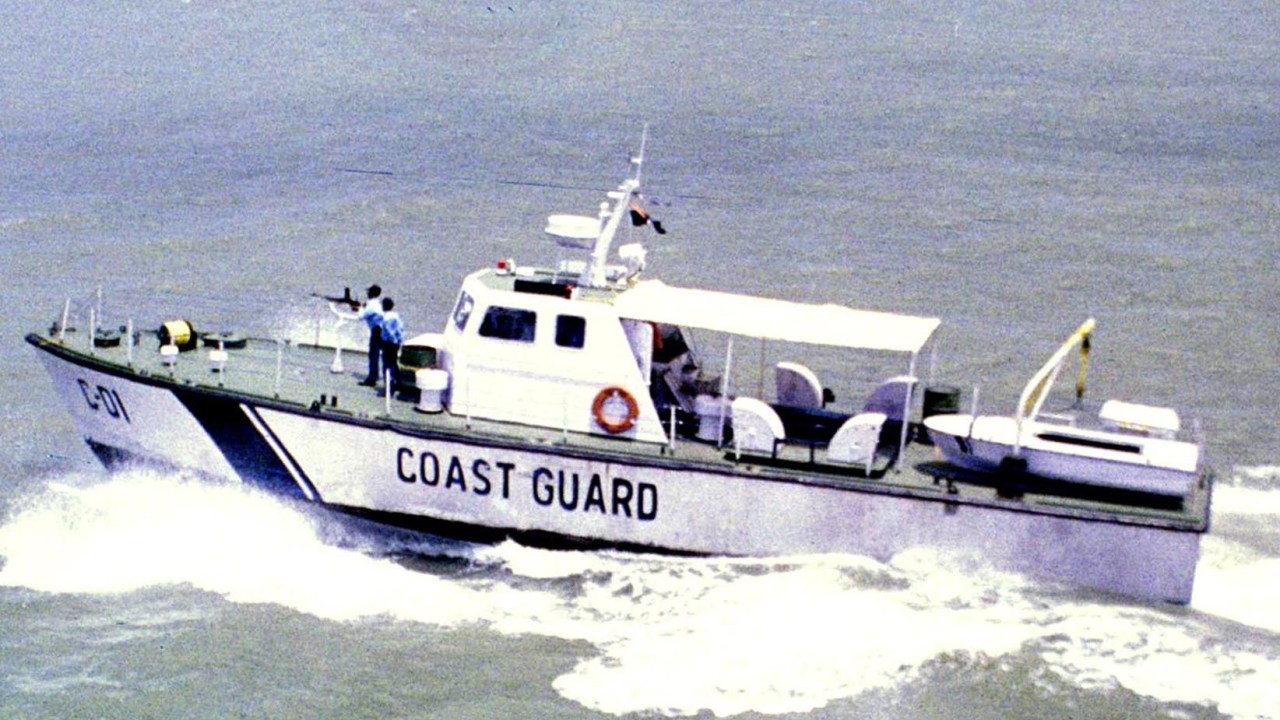 Hindistan, Panama bandıralı yük gemisinin batmasıyla arama kurtarma başlattı